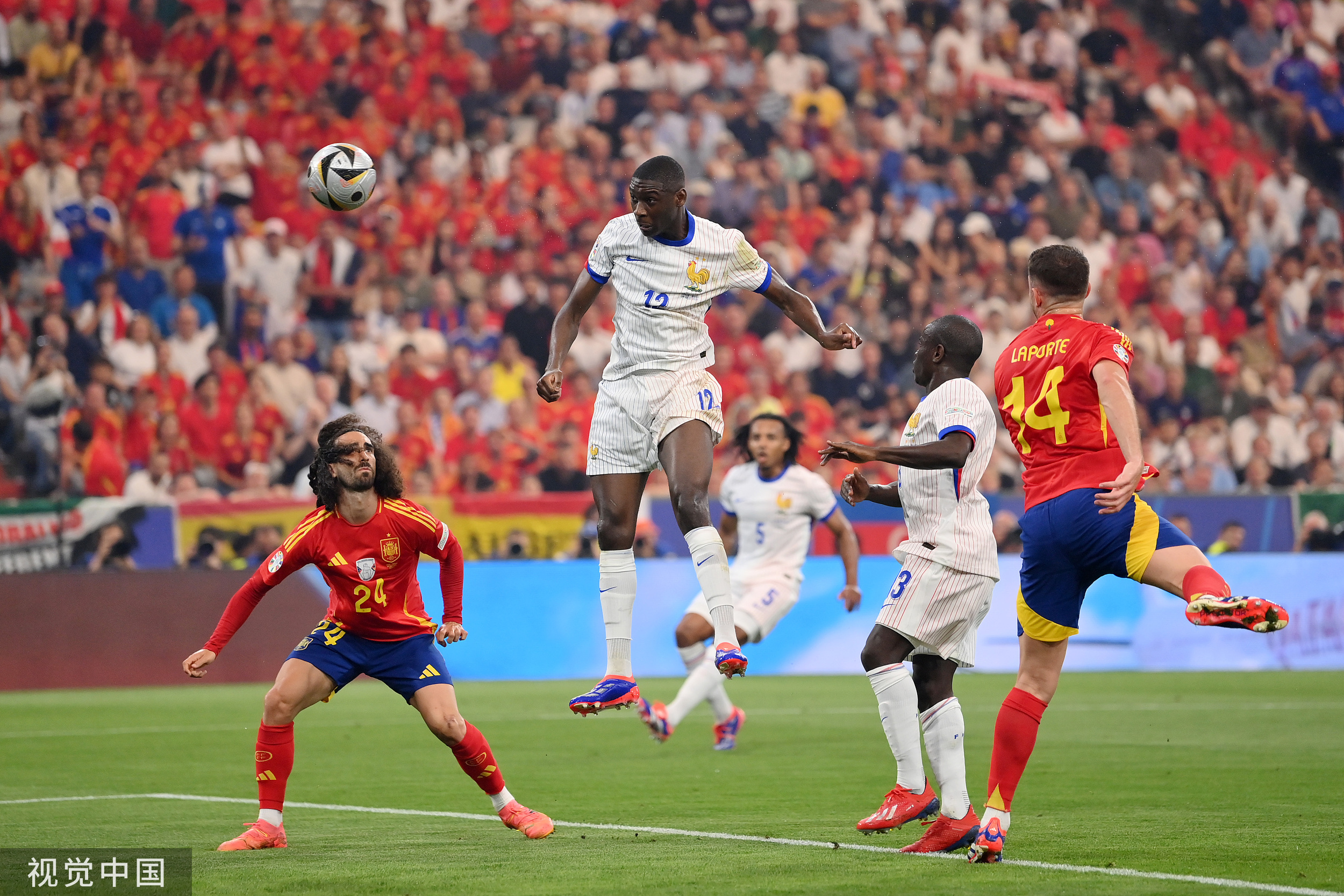 中国海星体育-德国队半决赛迎战劲敌，目标只有逆转获胜