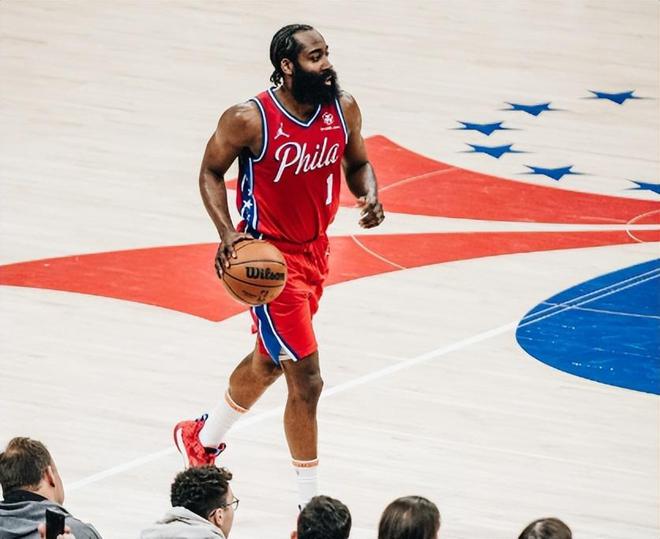 中国海星体育-哈登绝杀时刻，76人点燃赛场，刷新队史纪录迎来胜利！的简单介绍