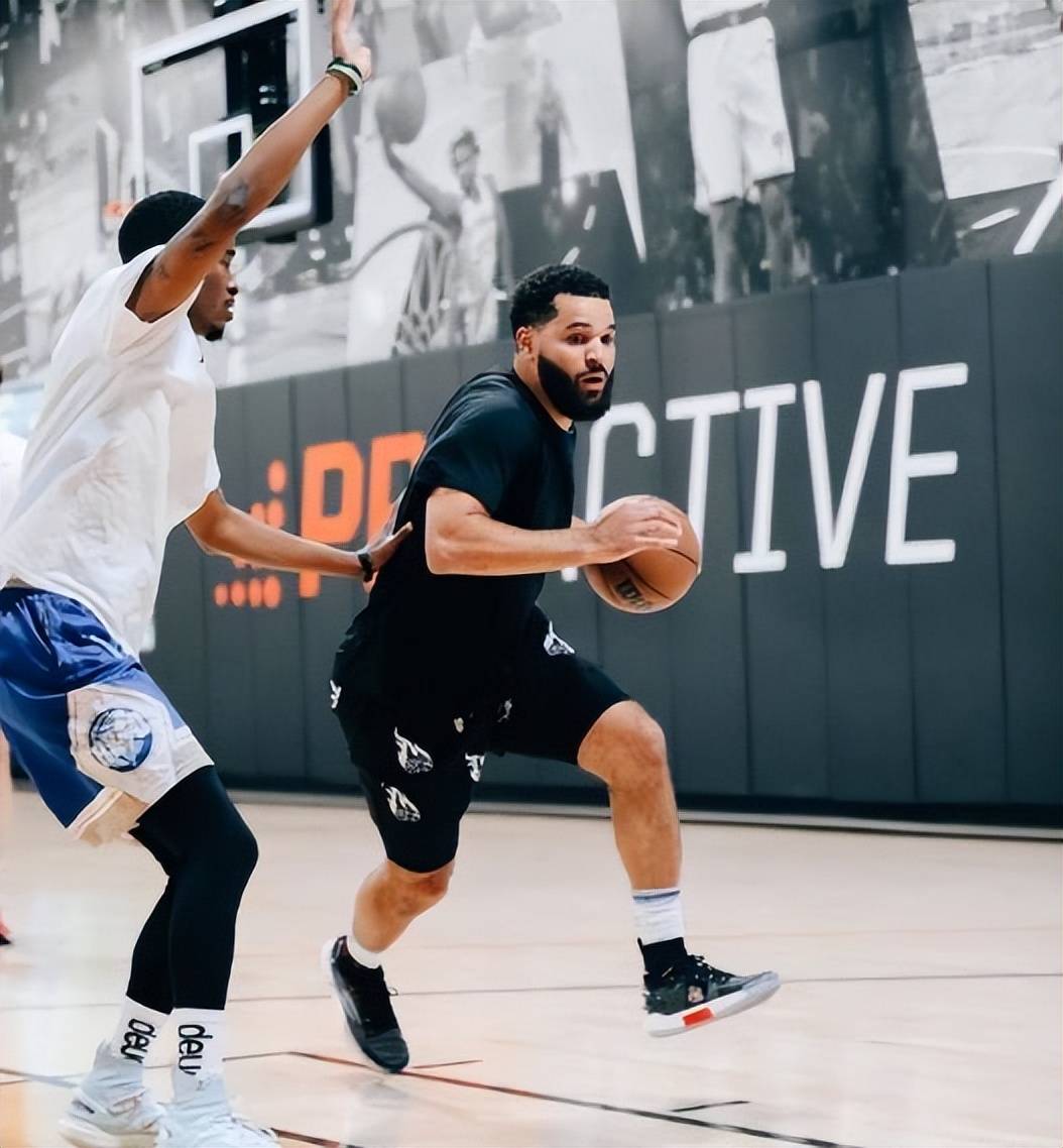 海星体育-火箭复出首战，连续三场30+状态火爆，塔图姆成为焦点！