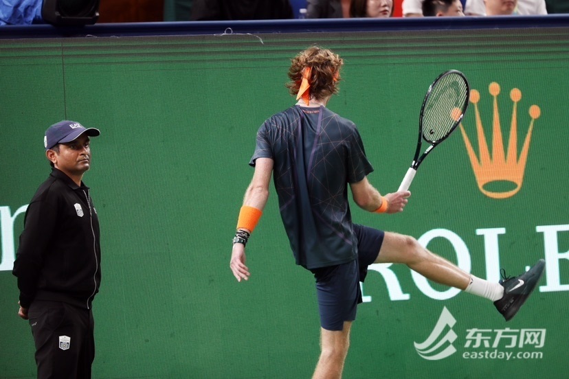 海星直播APP-包含费德勒回归赛场，爆冷首场状态亮眼，阿森纳观众沸腾！的词条